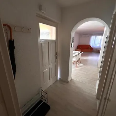 Sofi Apartment